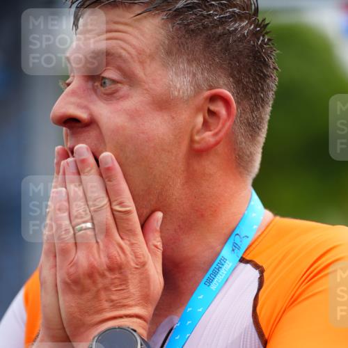 30.08.2026 - Elbe Triathlon Hamburg LAZAROV Photography http://msf.ph/oto/10058238 30.08.2026 11:26:23 Ziel 1079, 1198, 1217 meine-sportfotos.de