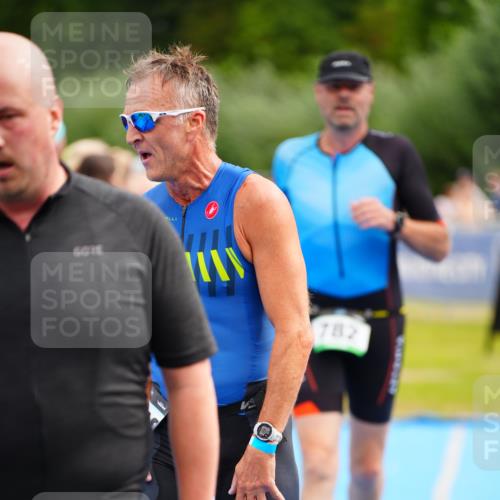 30.08.2026 - Elbe Triathlon Hamburg LAZAROV Photography http://msf.ph/oto/10058265 30.08.2026 11:26:38 Ziel 457, 782, 1249 meine-sportfotos.de