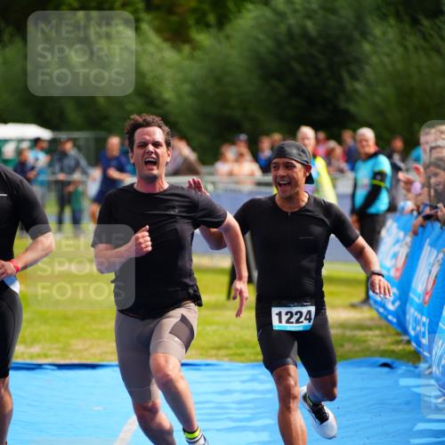 30.08.2026 - Elbe Triathlon Hamburg LAZAROV Photography http://msf.ph/oto/10058282 30.08.2026 11:26:49 Ziel 571, 1119, 1203, 1224 meine-sportfotos.de