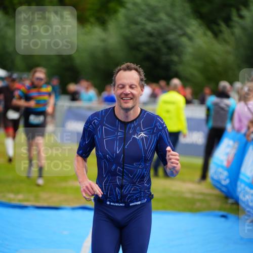 30.08.2026 - Elbe Triathlon Hamburg LAZAROV Photography http://msf.ph/oto/10058294 30.08.2026 11:26:57 Ziel 702, 1172, 1203, 1275 meine-sportfotos.de
