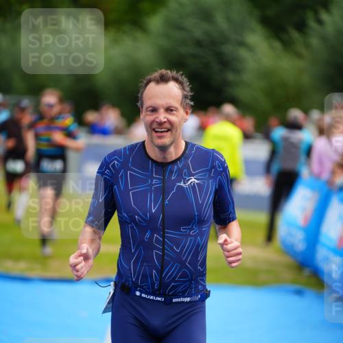 30.08.2026 - Elbe Triathlon Hamburg LAZAROV Photography http://msf.ph/oto/10058297 30.08.2026 11:26:57 Ziel 702, 1172, 1203, 1275 meine-sportfotos.de