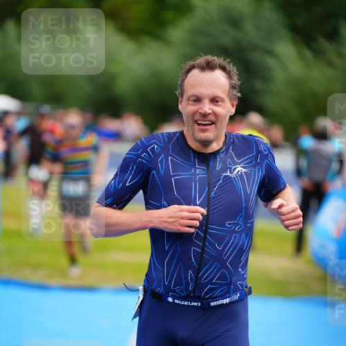 30.08.2026 - Elbe Triathlon Hamburg LAZAROV Photography http://msf.ph/oto/10058298 30.08.2026 11:26:58 Ziel 702, 1172, 1203, 1275 meine-sportfotos.de