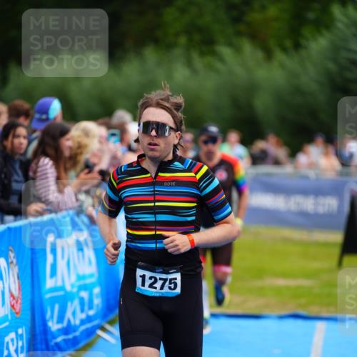 30.08.2026 - Elbe Triathlon Hamburg LAZAROV Photography http://msf.ph/oto/10058305 30.08.2026 11:27:01 Ziel 702, 1110, 1172, 1194, 1275 meine-sportfotos.de