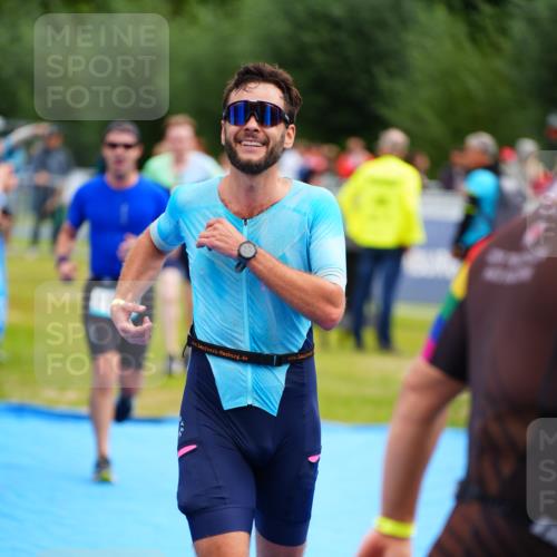 30.08.2026 - Elbe Triathlon Hamburg LAZAROV Photography http://msf.ph/oto/10058314 30.08.2026 11:27:06 Ziel 702, 1110, 1172, 1194 meine-sportfotos.de