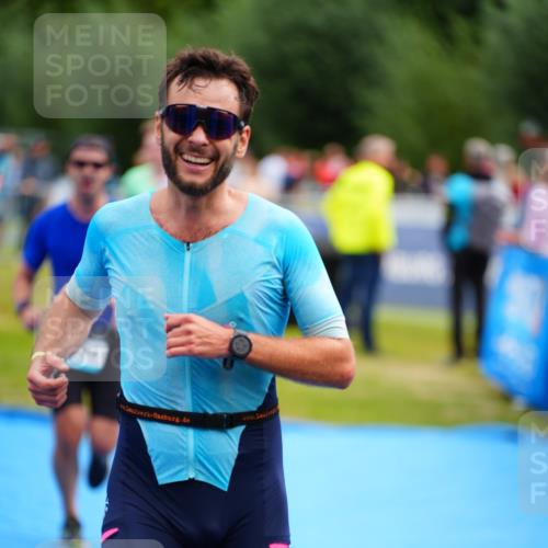 30.08.2026 - Elbe Triathlon Hamburg LAZAROV Photography http://msf.ph/oto/10058320 30.08.2026 11:27:06 Ziel 702, 1110, 1172, 1194 meine-sportfotos.de