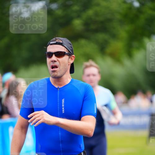 30.08.2026 - Elbe Triathlon Hamburg LAZAROV Photography http://msf.ph/oto/10058322 30.08.2026 11:27:10 Ziel 1110, 1194, 1320 meine-sportfotos.de