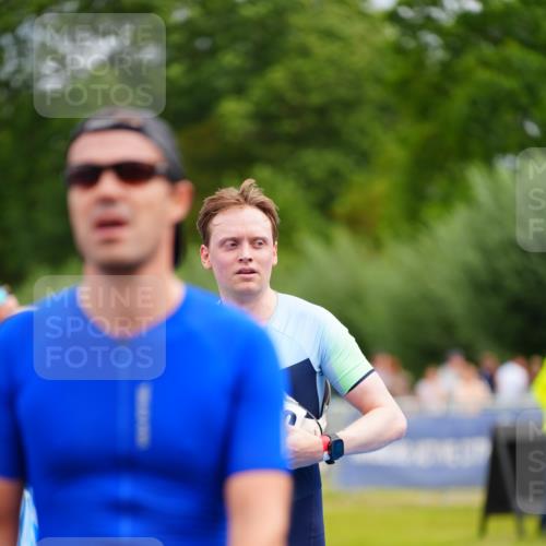 30.08.2026 - Elbe Triathlon Hamburg LAZAROV Photography http://msf.ph/oto/10058325 30.08.2026 11:27:11 Ziel 1110, 1194, 1320 meine-sportfotos.de