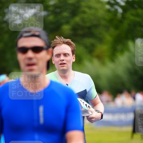 30.08.2026 - Elbe Triathlon Hamburg LAZAROV Photography http://msf.ph/oto/10058328 30.08.2026 11:27:11 Ziel 1110, 1194, 1320 meine-sportfotos.de
