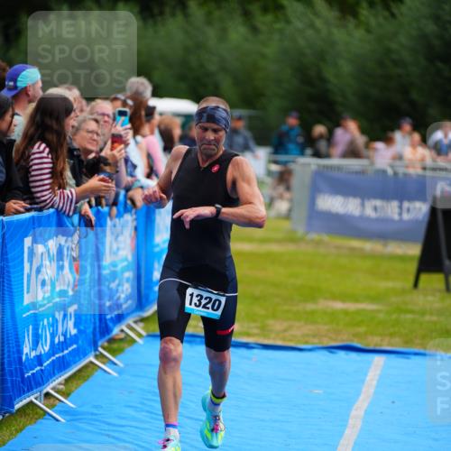 30.08.2026 - Elbe Triathlon Hamburg LAZAROV Photography http://msf.ph/oto/10058330 30.08.2026 11:27:17 Ziel 1320 meine-sportfotos.de