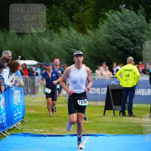 30.08.2026 - Elbe Triathlon Hamburg LAZAROV Photography http://msf.ph/oto/10058340 30.08.2026 11:27:31 Ziel 672, 1121, 1134, 1178 meine-sportfotos.de