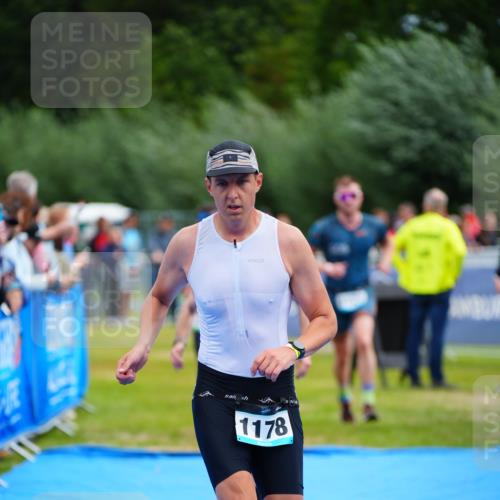 30.08.2026 - Elbe Triathlon Hamburg LAZAROV Photography http://msf.ph/oto/10058347 30.08.2026 11:27:32 Ziel 672, 1121, 1134, 1178 meine-sportfotos.de