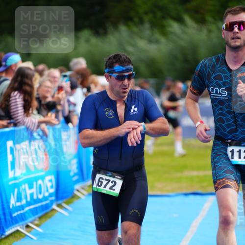 30.08.2026 - Elbe Triathlon Hamburg LAZAROV Photography http://msf.ph/oto/10058354 30.08.2026 11:27:36 Ziel 672, 1074, 1121, 1134, 1178 meine-sportfotos.de