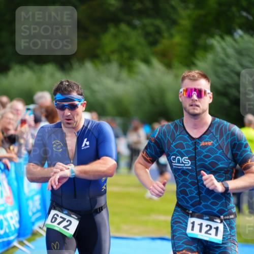 30.08.2026 - Elbe Triathlon Hamburg LAZAROV Photography http://msf.ph/oto/10058355 30.08.2026 11:27:36 Ziel 672, 1074, 1121, 1134, 1178 meine-sportfotos.de