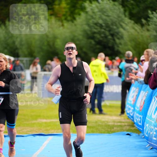 30.08.2026 - Elbe Triathlon Hamburg LAZAROV Photography http://msf.ph/oto/10058369 30.08.2026 11:27:44 Ziel 364, 1074 meine-sportfotos.de