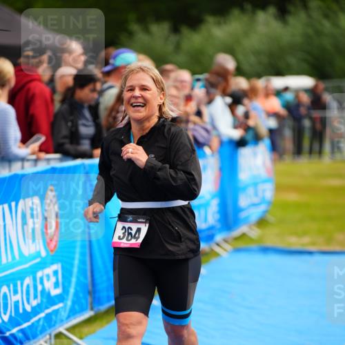 30.08.2026 - Elbe Triathlon Hamburg LAZAROV Photography http://msf.ph/oto/10058379 30.08.2026 11:27:46 Ziel 364, 953, 1074 meine-sportfotos.de