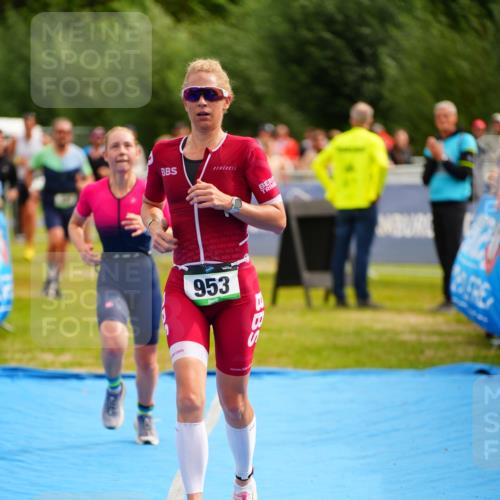 30.08.2026 - Elbe Triathlon Hamburg LAZAROV Photography http://msf.ph/oto/10058385 30.08.2026 11:27:54 Ziel 587, 874, 953, 1065, 1068 meine-sportfotos.de