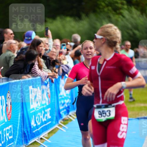 30.08.2026 - Elbe Triathlon Hamburg LAZAROV Photography http://msf.ph/oto/10058389 30.08.2026 11:27:55 Ziel 587, 874, 953, 1065, 1068, 1103 meine-sportfotos.de
