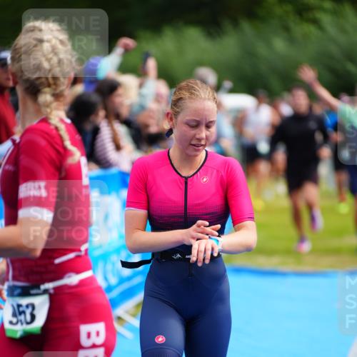 30.08.2026 - Elbe Triathlon Hamburg LAZAROV Photography http://msf.ph/oto/10058393 30.08.2026 11:27:56 Ziel 587, 874, 953, 1065, 1068, 1103 meine-sportfotos.de