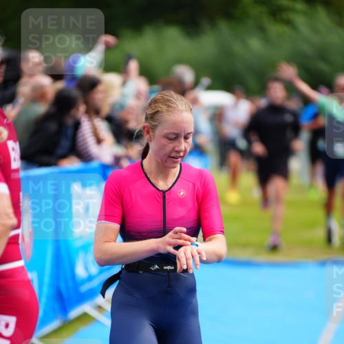 30.08.2026 - Elbe Triathlon Hamburg LAZAROV Photography http://msf.ph/oto/10058394 30.08.2026 11:27:56 Ziel 587, 874, 953, 1065, 1068, 1103 meine-sportfotos.de