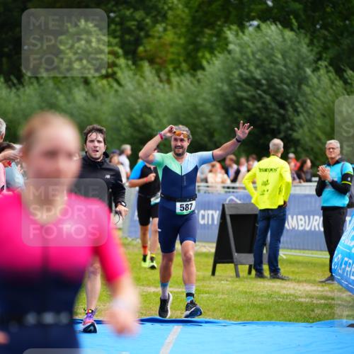 30.08.2026 - Elbe Triathlon Hamburg LAZAROV Photography http://msf.ph/oto/10058396 30.08.2026 11:27:57 Ziel 587, 754, 874, 953, 1065, 1068, 1103 meine-sportfotos.de