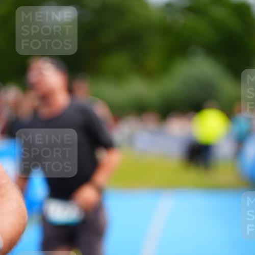 30.08.2026 - Elbe Triathlon Hamburg LAZAROV Photography http://msf.ph/oto/10058416 30.08.2026 11:28:06 Ziel 687, 754, 1068, 1103 meine-sportfotos.de