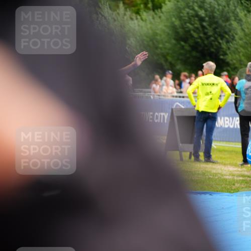 30.08.2026 - Elbe Triathlon Hamburg LAZAROV Photography http://msf.ph/oto/10058430 30.08.2026 11:28:12 Ziel 687 meine-sportfotos.de