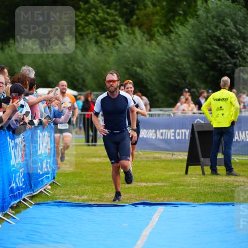 30.08.2026 - Elbe Triathlon Hamburg LAZAROV Photography http://msf.ph/oto/10058435 30.08.2026 11:28:27 Ziel 715, 872, 1206, 1233 meine-sportfotos.de