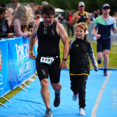 30.08.2026 - Elbe Triathlon Hamburg LAZAROV Photography http://msf.ph/oto/10058501 30.08.2026 11:28:52 Ziel 409, 546, 763, 1115, 1191 meine-sportfotos.de
