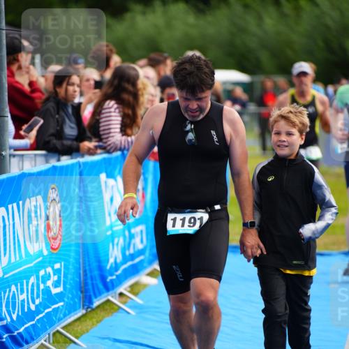 30.08.2026 - Elbe Triathlon Hamburg LAZAROV Photography http://msf.ph/oto/10058502 30.08.2026 11:28:53 Ziel 409, 763, 1115, 1191 meine-sportfotos.de