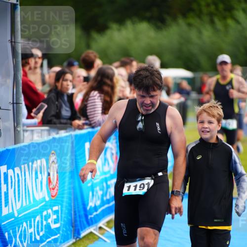 30.08.2026 - Elbe Triathlon Hamburg LAZAROV Photography http://msf.ph/oto/10058504 30.08.2026 11:28:53 Ziel 409, 763, 1115, 1191 meine-sportfotos.de