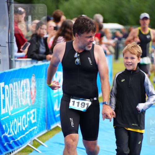 30.08.2026 - Elbe Triathlon Hamburg LAZAROV Photography http://msf.ph/oto/10058506 30.08.2026 11:28:53 Ziel 409, 763, 1115, 1191 meine-sportfotos.de