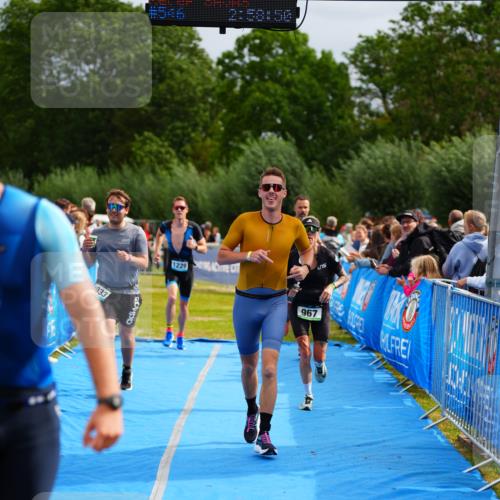 30.08.2026 - Elbe Triathlon Hamburg LAZAROV Photography http://msf.ph/oto/10058530 30.08.2026 11:29:02 Ziel 409, 967, 1033, 1151, 1229, 1322 meine-sportfotos.de