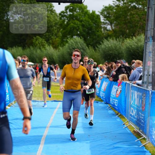30.08.2026 - Elbe Triathlon Hamburg LAZAROV Photography http://msf.ph/oto/10058531 30.08.2026 11:29:02 Ziel 409, 967, 1033, 1151, 1229, 1322 meine-sportfotos.de