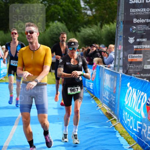 30.08.2026 - Elbe Triathlon Hamburg LAZAROV Photography http://msf.ph/oto/10058537 30.08.2026 11:29:04 Ziel 967, 1033, 1151, 1229, 1322 meine-sportfotos.de