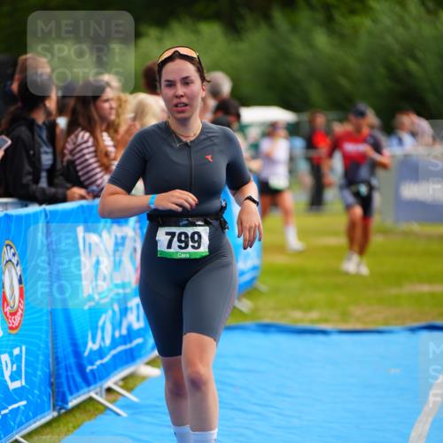 30.08.2026 - Elbe Triathlon Hamburg LAZAROV Photography http://msf.ph/oto/10058560 30.08.2026 11:29:16 Ziel 799, 1280 meine-sportfotos.de