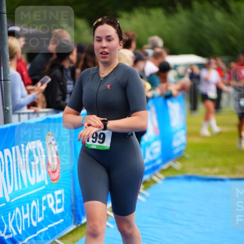 30.08.2026 - Elbe Triathlon Hamburg LAZAROV Photography http://msf.ph/oto/10058563 30.08.2026 11:29:17 Ziel 799, 1280 meine-sportfotos.de