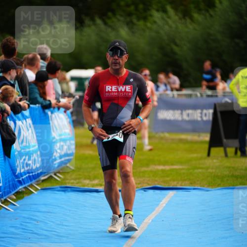30.08.2026 - Elbe Triathlon Hamburg LAZAROV Photography http://msf.ph/oto/10058565 30.08.2026 11:29:20 Ziel 648, 799, 1280 meine-sportfotos.de