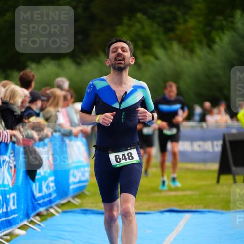30.08.2026 - Elbe Triathlon Hamburg LAZAROV Photography http://msf.ph/oto/10058573 30.08.2026 11:29:27 Ziel 648, 749, 1078, 1183 meine-sportfotos.de