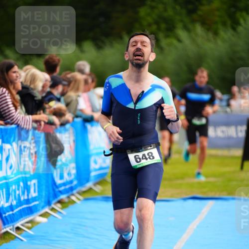 30.08.2026 - Elbe Triathlon Hamburg LAZAROV Photography http://msf.ph/oto/10058575 30.08.2026 11:29:27 Ziel 648, 749, 1078, 1183 meine-sportfotos.de