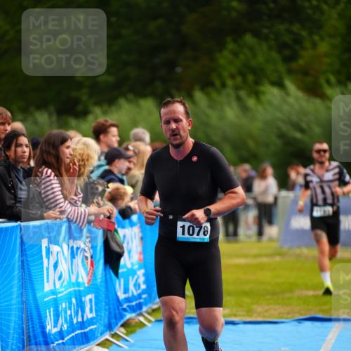 30.08.2026 - Elbe Triathlon Hamburg LAZAROV Photography http://msf.ph/oto/10058591 30.08.2026 11:29:32 Ziel 749, 1078, 1183 meine-sportfotos.de