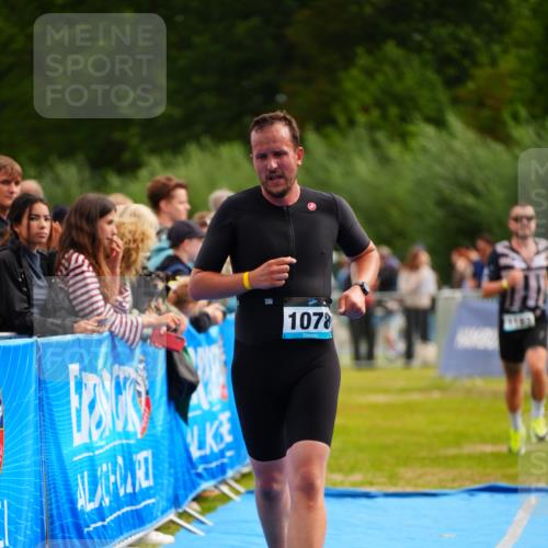 30.08.2026 - Elbe Triathlon Hamburg LAZAROV Photography http://msf.ph/oto/10058593 30.08.2026 11:29:32 Ziel 749, 1078, 1183 meine-sportfotos.de