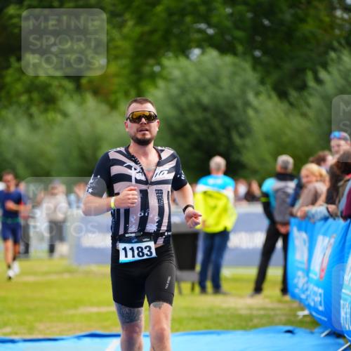 30.08.2026 - Elbe Triathlon Hamburg LAZAROV Photography http://msf.ph/oto/10058604 30.08.2026 11:29:35 Ziel 659, 749, 1078, 1183 meine-sportfotos.de