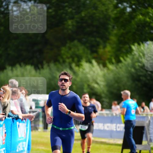 30.08.2026 - Elbe Triathlon Hamburg LAZAROV Photography http://msf.ph/oto/10058607 30.08.2026 11:29:43 Ziel 635, 659 meine-sportfotos.de