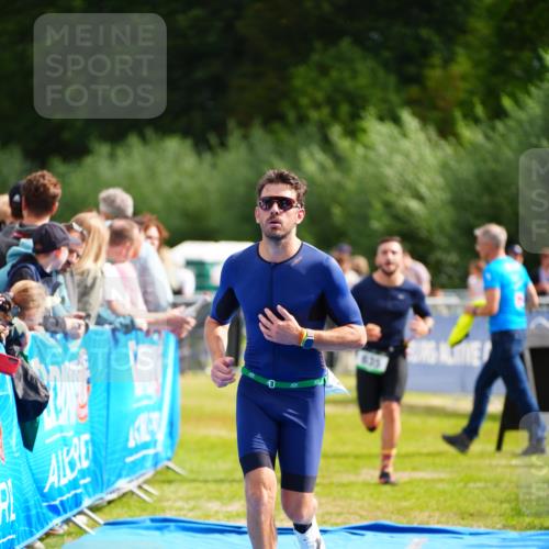 30.08.2026 - Elbe Triathlon Hamburg LAZAROV Photography http://msf.ph/oto/10058608 30.08.2026 11:29:43 Ziel 635, 659 meine-sportfotos.de