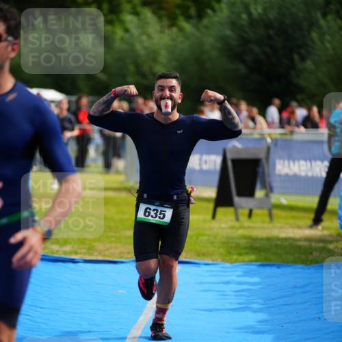 30.08.2026 - Elbe Triathlon Hamburg LAZAROV Photography http://msf.ph/oto/10058615 30.08.2026 11:29:46 Ziel 635, 659, 880 meine-sportfotos.de