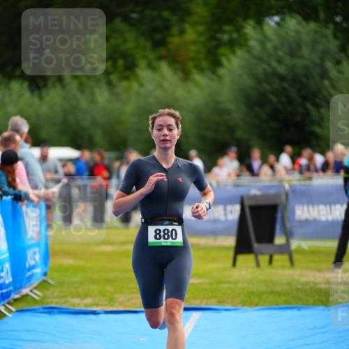 30.08.2026 - Elbe Triathlon Hamburg LAZAROV Photography http://msf.ph/oto/10058628 30.08.2026 11:29:52 Ziel 880, 1092 meine-sportfotos.de