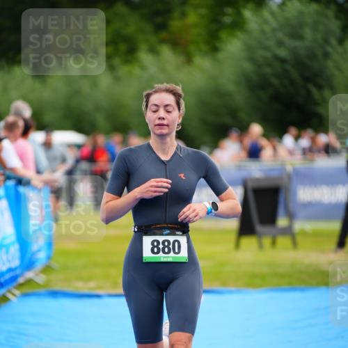 30.08.2026 - Elbe Triathlon Hamburg LAZAROV Photography http://msf.ph/oto/10058634 30.08.2026 11:29:53 Ziel 880, 1092 meine-sportfotos.de