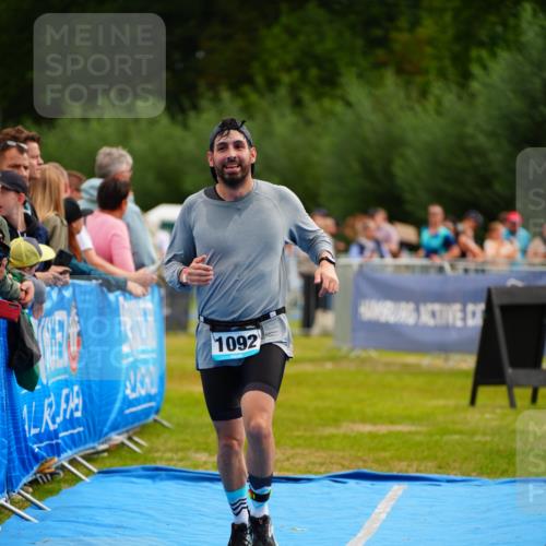 30.08.2026 - Elbe Triathlon Hamburg LAZAROV Photography http://msf.ph/oto/10058639 30.08.2026 11:29:58 Ziel 1092 meine-sportfotos.de