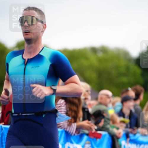 30.08.2026 - Elbe Triathlon Hamburg LAZAROV Photography http://msf.ph/oto/10058650 30.08.2026 11:30:08 Ziel 798, 1193, 1285 meine-sportfotos.de