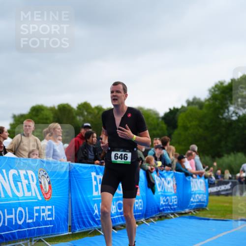 30.08.2026 - Elbe Triathlon Hamburg LAZAROV Photography http://msf.ph/oto/10058682 30.08.2026 11:30:29 Ziel 646, 827, 1150 meine-sportfotos.de